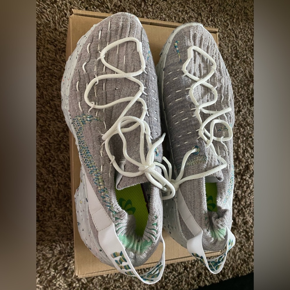 Women’s Nike Space Hippie 04